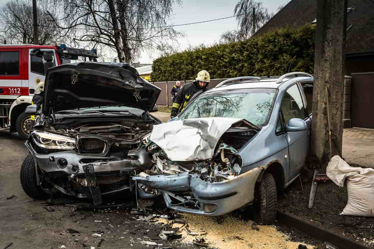 Understanding when to hire an attorney after a car accident.
